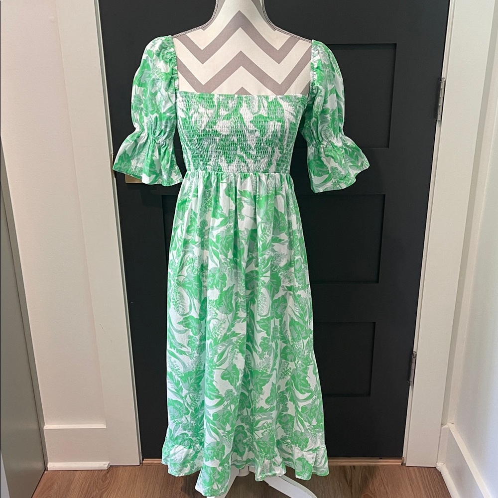 Olivaceous Green and White Cottagecore Floral Smocked Cotton Midi Dress Size S